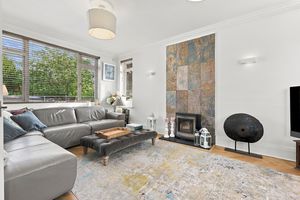 LAKESIDE LODGE- click for photo gallery